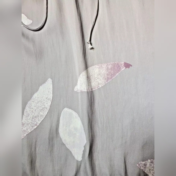 T Tahari ruffle shoulder blouse - Picture 4 of 9